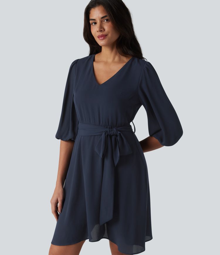 Lässiges Minikleid mit V-Ausschnitt, 3/4-Puffärmeln und Gürtel