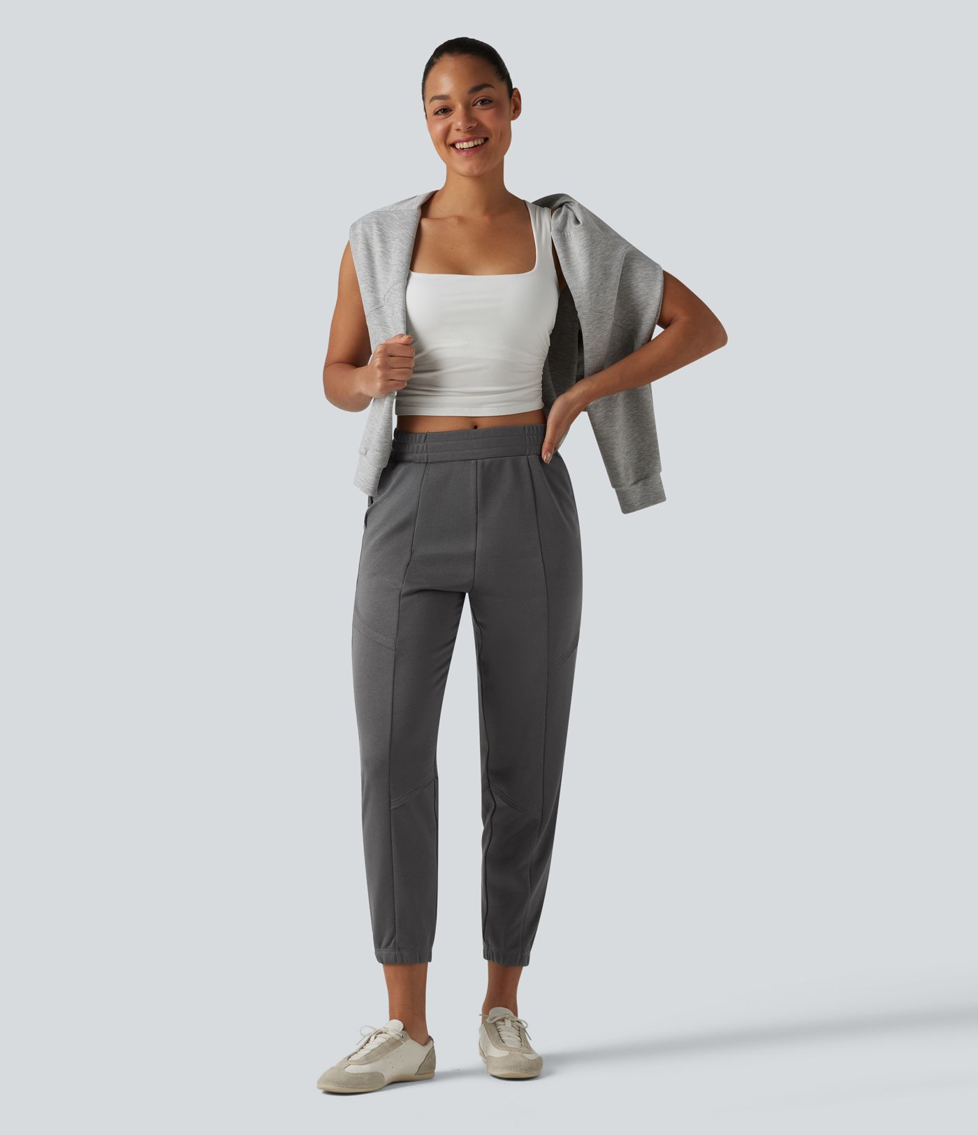 Lässige, schmal zulaufende Jogginghose mit mittelhohem Bund und Seitentaschen