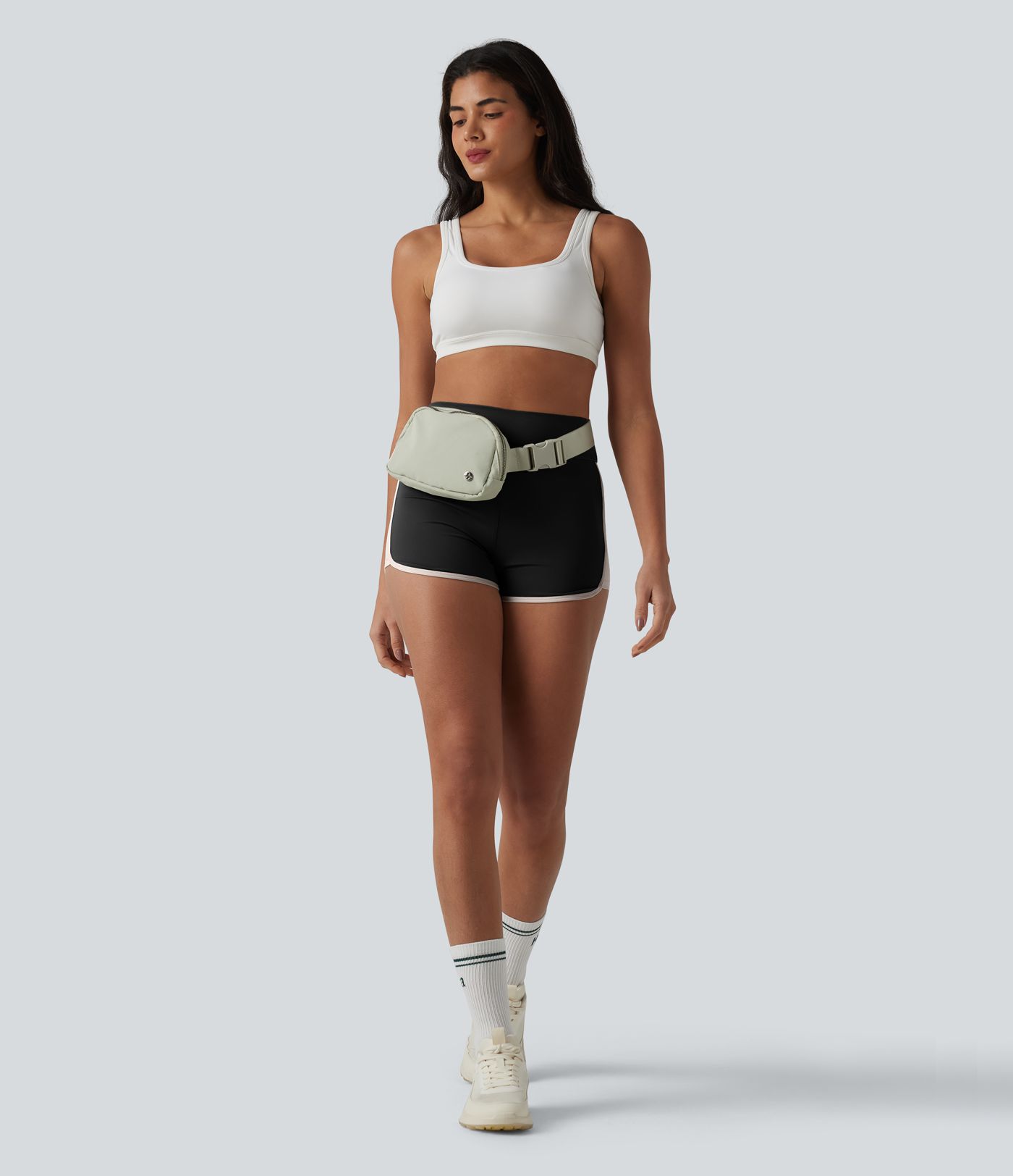 SoftlyZero™ Short de sport aérés, taille haute, à empiècements colorés, toucher frais, 2.5'' avec poches - UPF50+