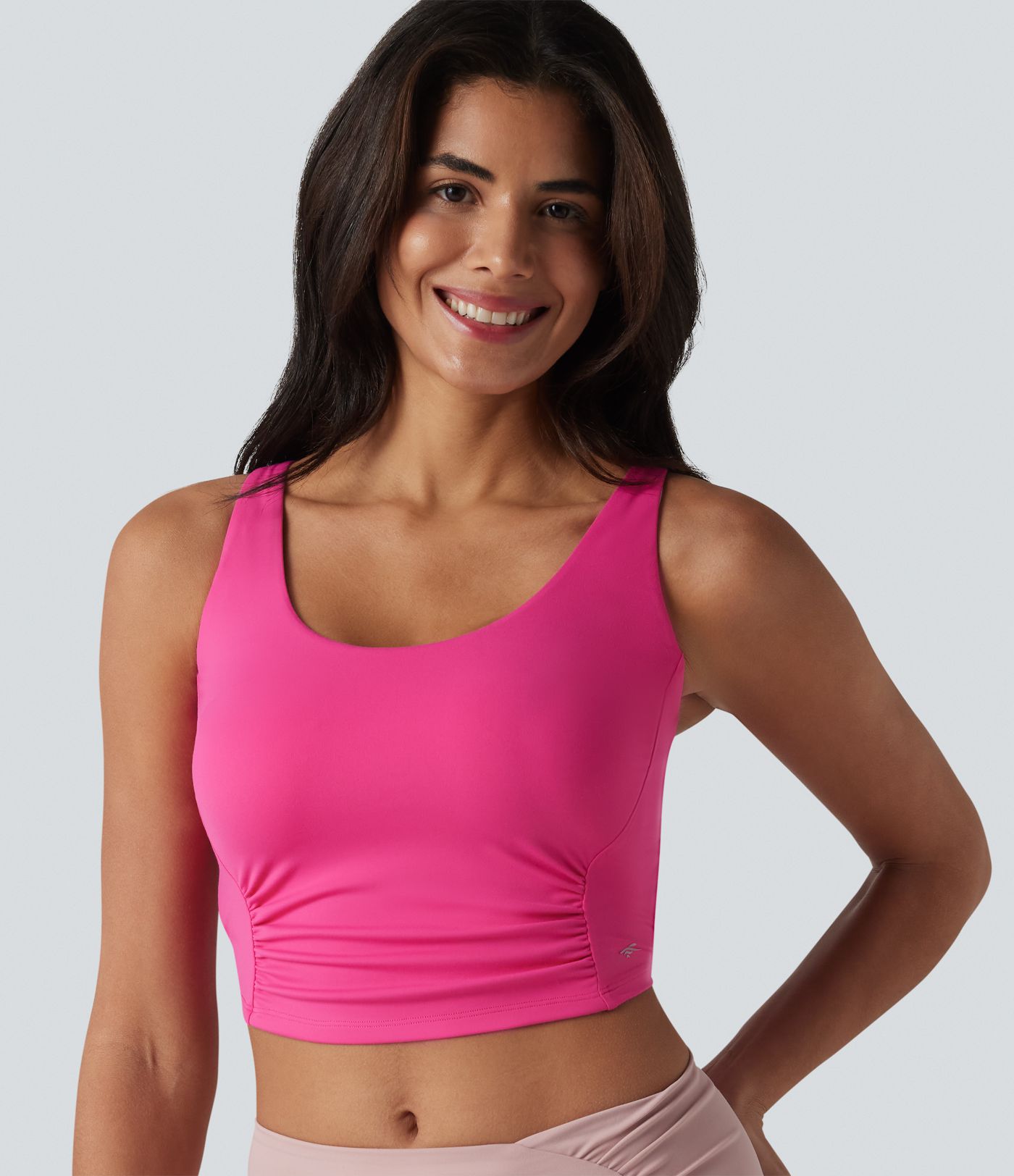 SoftlyZero™ Plush Débardeur de sport dos nu croisé et torsadé, bretelles ajustables et soutien-gorge intégré SoftlyZero™ Plush Débardeur de sport dos nu croisé et torsadé, bretelles ajustables et soutien-gorge intégré