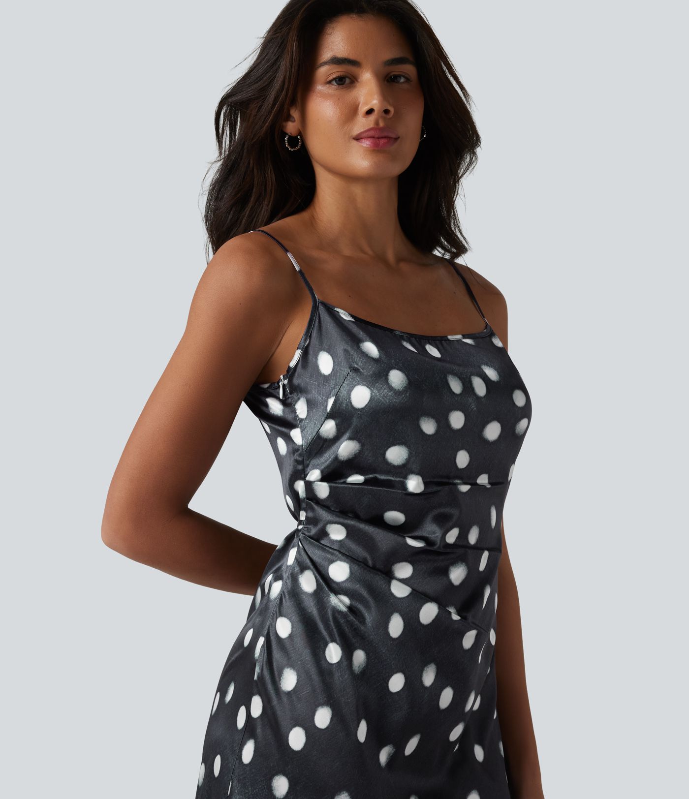 Robe mariage maxi en satin à pois froncée avec fermeture éclair invisible et lien noué dans le dos pour demoiselle d'honneur et invitée de mariage