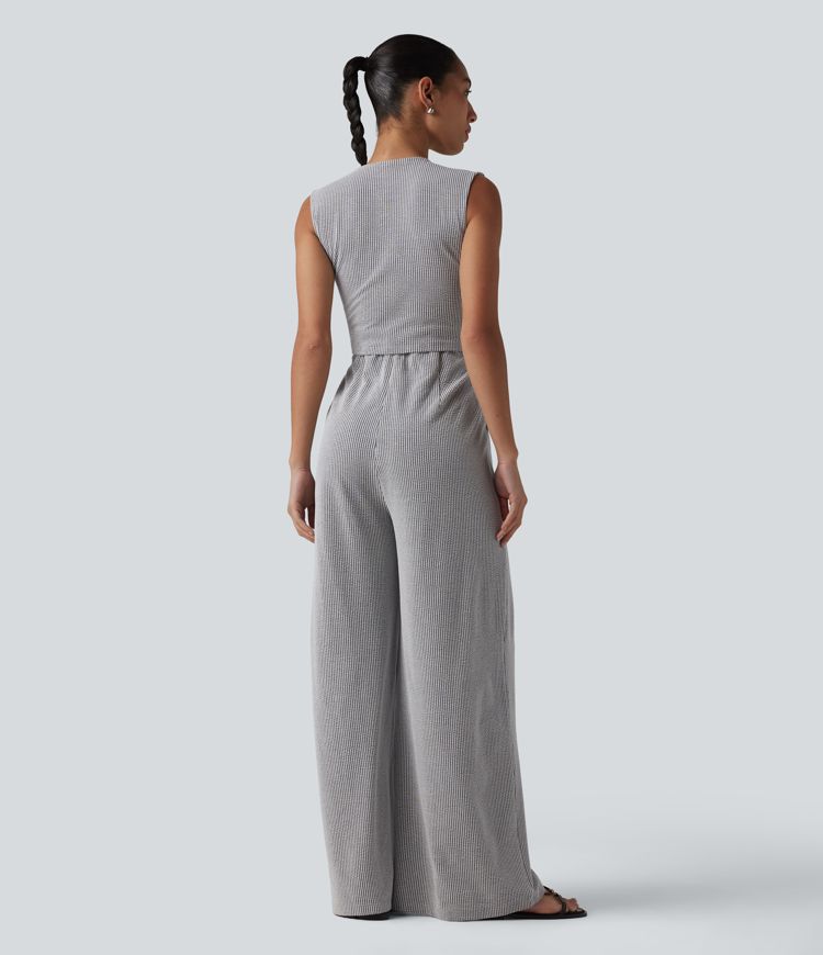 Ärmelloser Jumpsuit mit V-Ausschnitt, Seitentaschen, integriertem BH und Streifen - Easy Peezy Edition