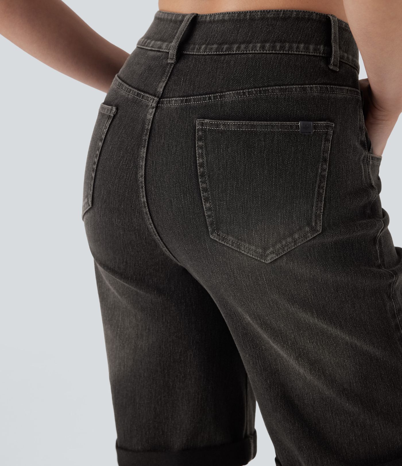 Halara Flex™ - Lässige, gewaschene Bermuda-Shorts aus elastischem Strick-Denim mit hohem Bund, mehreren Taschen und Rollsaum