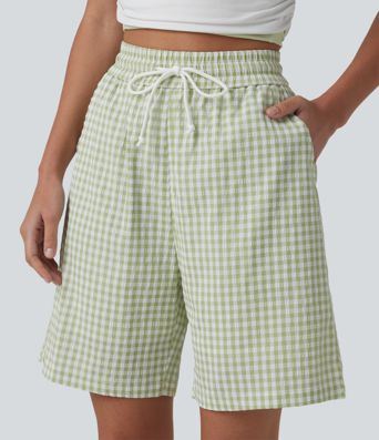 Baggy shorts with a high waist, side pockets, drawstring and check pattern