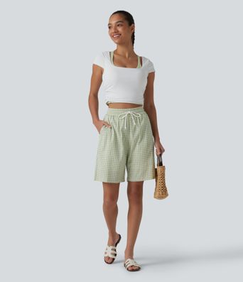 Baggy shorts with a high waist, side pockets, drawstring and check pattern