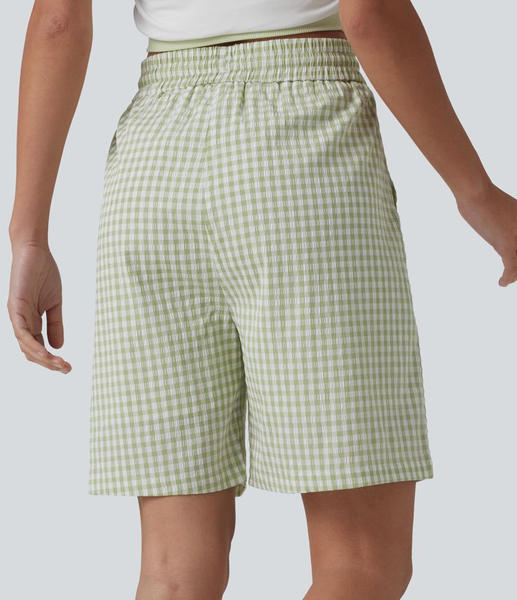 Baggy shorts with a high waist, side pockets, drawstring and check pattern