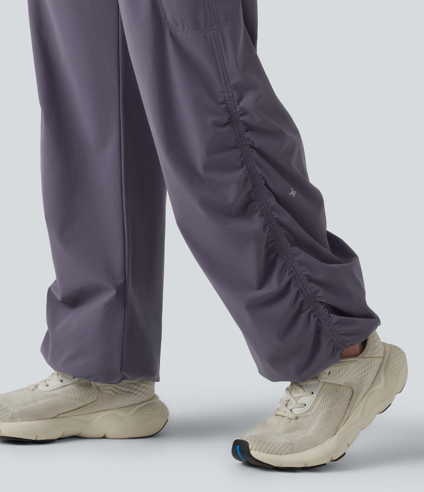 Mid Rise Adjustable Drawcord Ruched Quick Dry Running Cargo Joggers with Pockets
