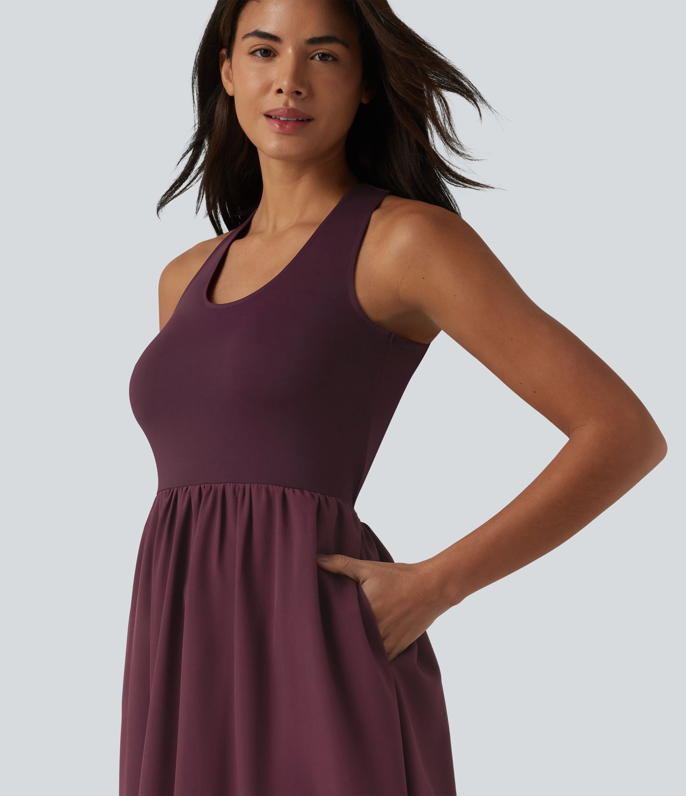 Casual midi dress with a U-neck and side pockets