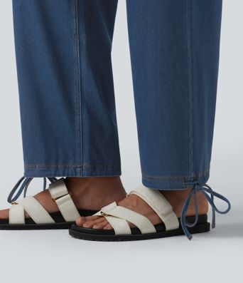 Halara Flex™ - Lässige Denim-Joggers mit mittelhohem Crossover-Bund, Seitentaschen und Kordelzug