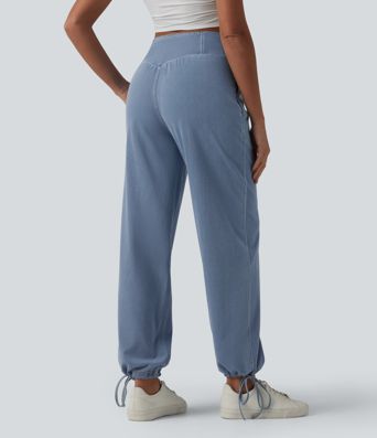 Halara Flex™ - Lässige Denim-Joggers mit mittelhohem Crossover-Bund, Seitentaschen und Kordelzug