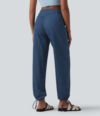 Halara Flex™ - Lässige Denim-Joggers mit mittelhohem Crossover-Bund, Seitentaschen und Kordelzug