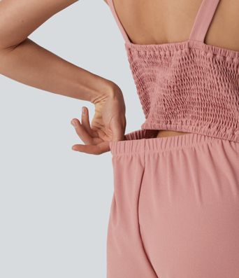 Combinaison casual large en tissu gaufré col U sans manches avec fronces, boutons décoratifs et poches — Easy Peasy