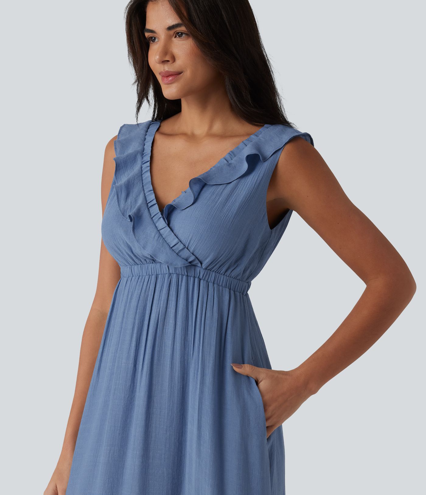 Rückenfreies, ärmelloses Midikleid mit V-Ausschnitt, Seitentaschen und Rüschenbesatz