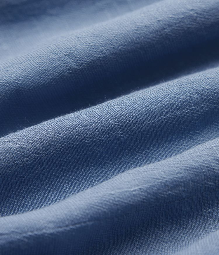 Rückenfreies, ärmelloses Midikleid mit V-Ausschnitt, Seitentaschen und Rüschenbesatz