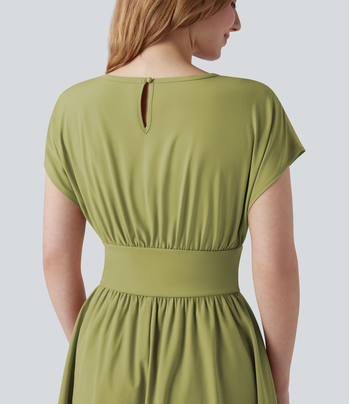 Robe de travail mini Breezeful™ manches chauve-souris courtes fluide séchage rapide avec poches latérales