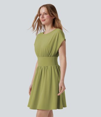 Robe de travail mini Breezeful™ manches chauve-souris courtes fluide séchage rapide avec poches latérales