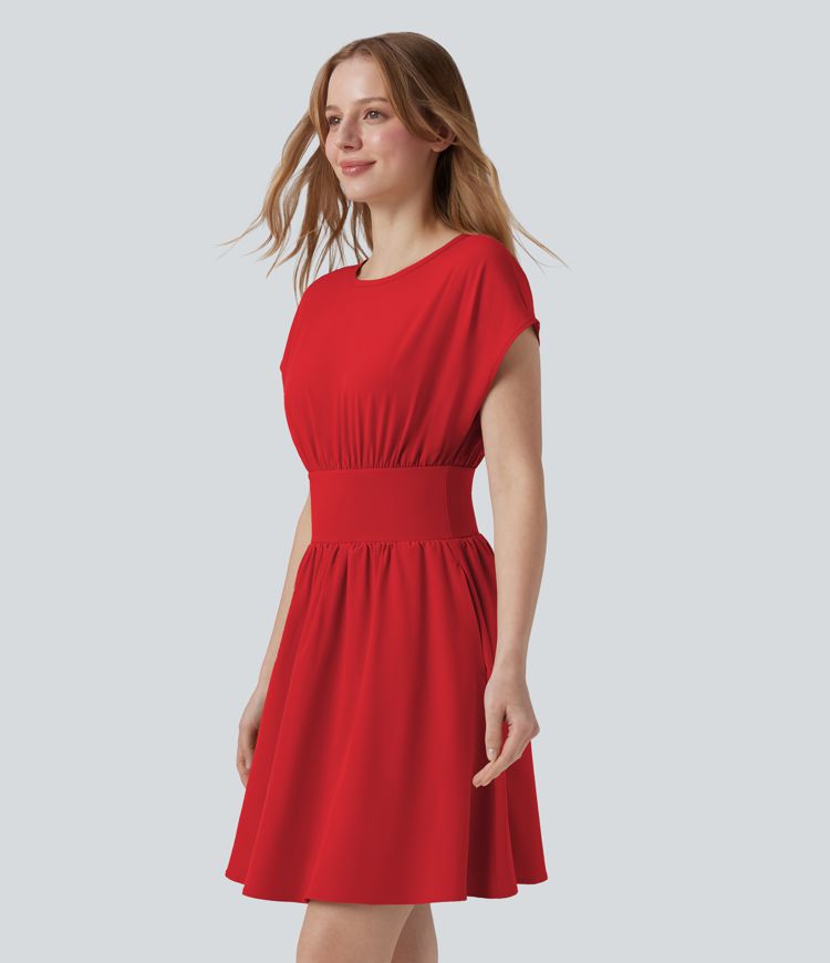 Robe de travail mini Breezeful™ manches chauve-souris courtes fluide séchage rapide avec poches latérales