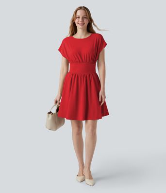 Robe de travail mini Breezeful™ manches chauve-souris courtes fluide séchage rapide avec poches latérales