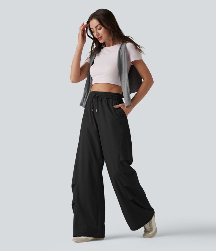 Lässige Fallschirmhose mit hohem Bund, mehreren Taschen und Kordelzug