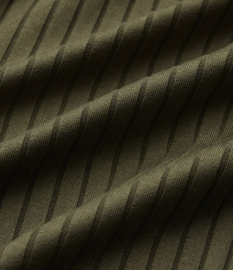 Shorts aus geripptem Strick mit mittelhohem Bund, Seitentaschen, Kordelzug und Wellensaum - 10,2 cm