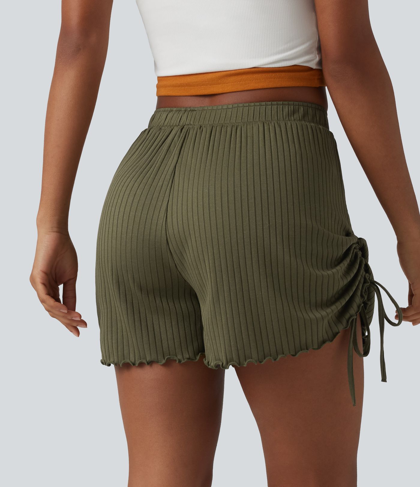 Shorts aus geripptem Strick mit mittelhohem Bund, Seitentaschen, Kordelzug und Wellensaum - 10,2 cm