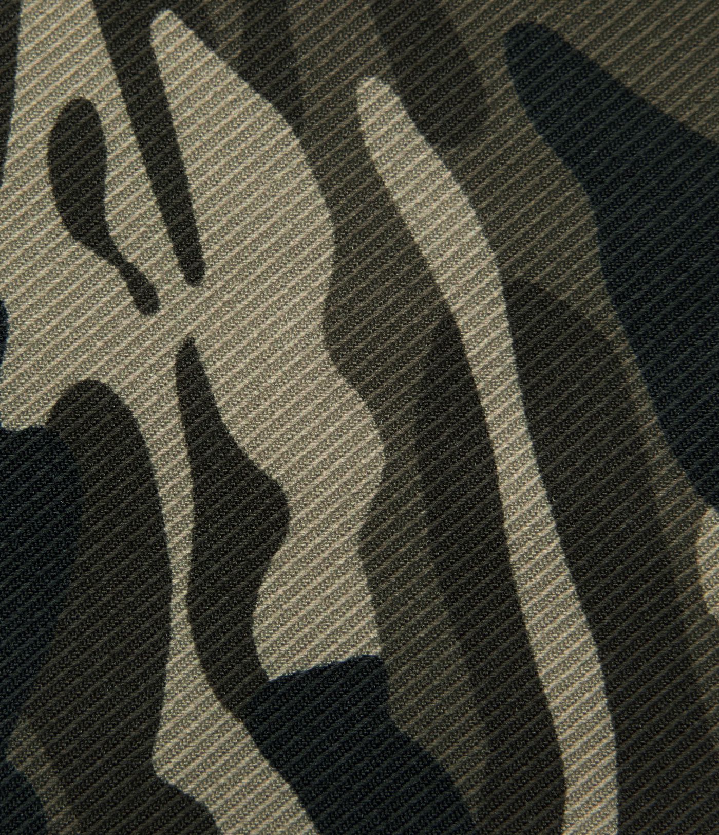 Casual wide-leg camouflage cargo pants with mid-rise waist, drawstring, and pockets