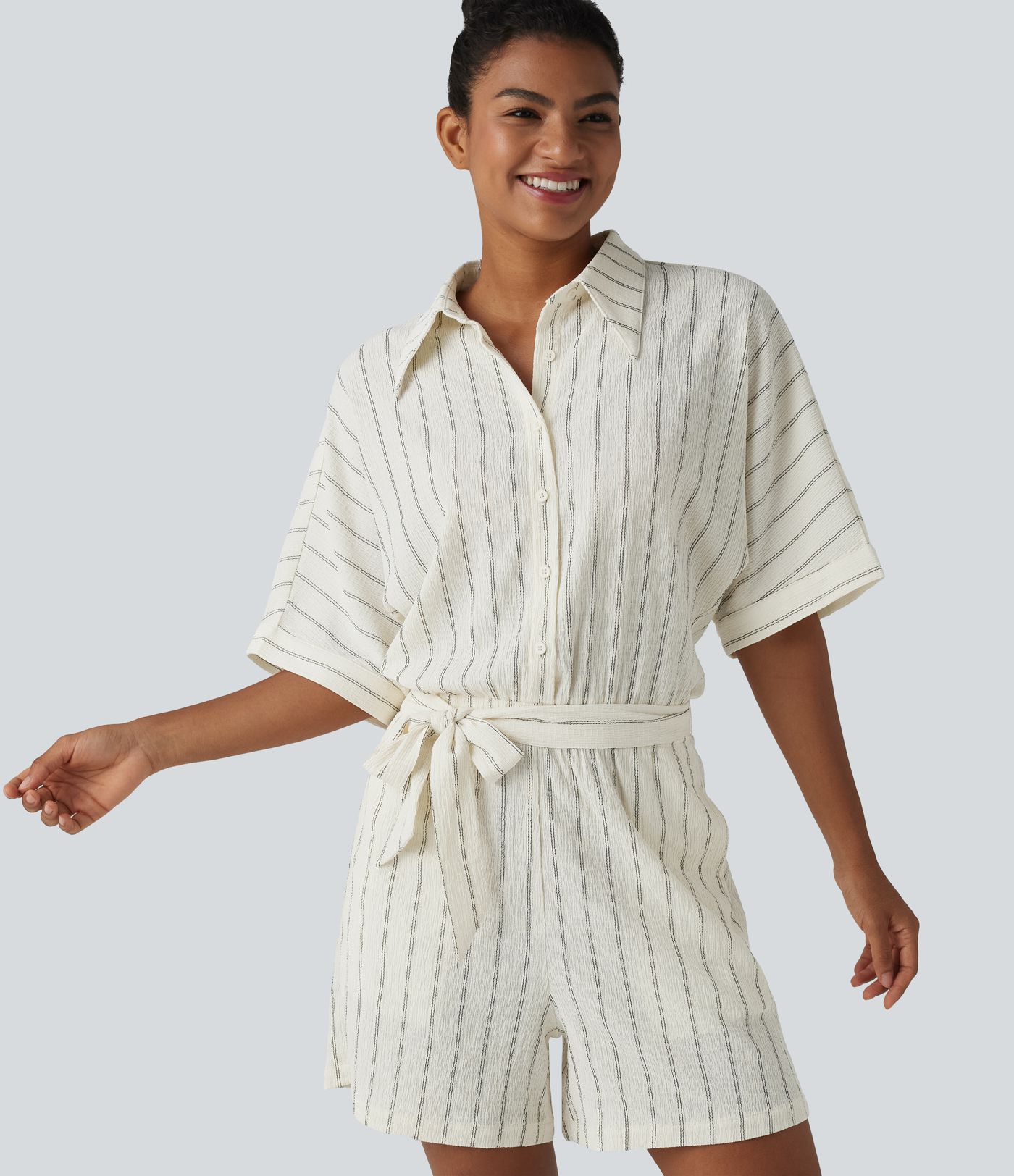 Combishort décontracté à col, manches chauve-souris, nœud et rayures avec poches - Easy Peasy