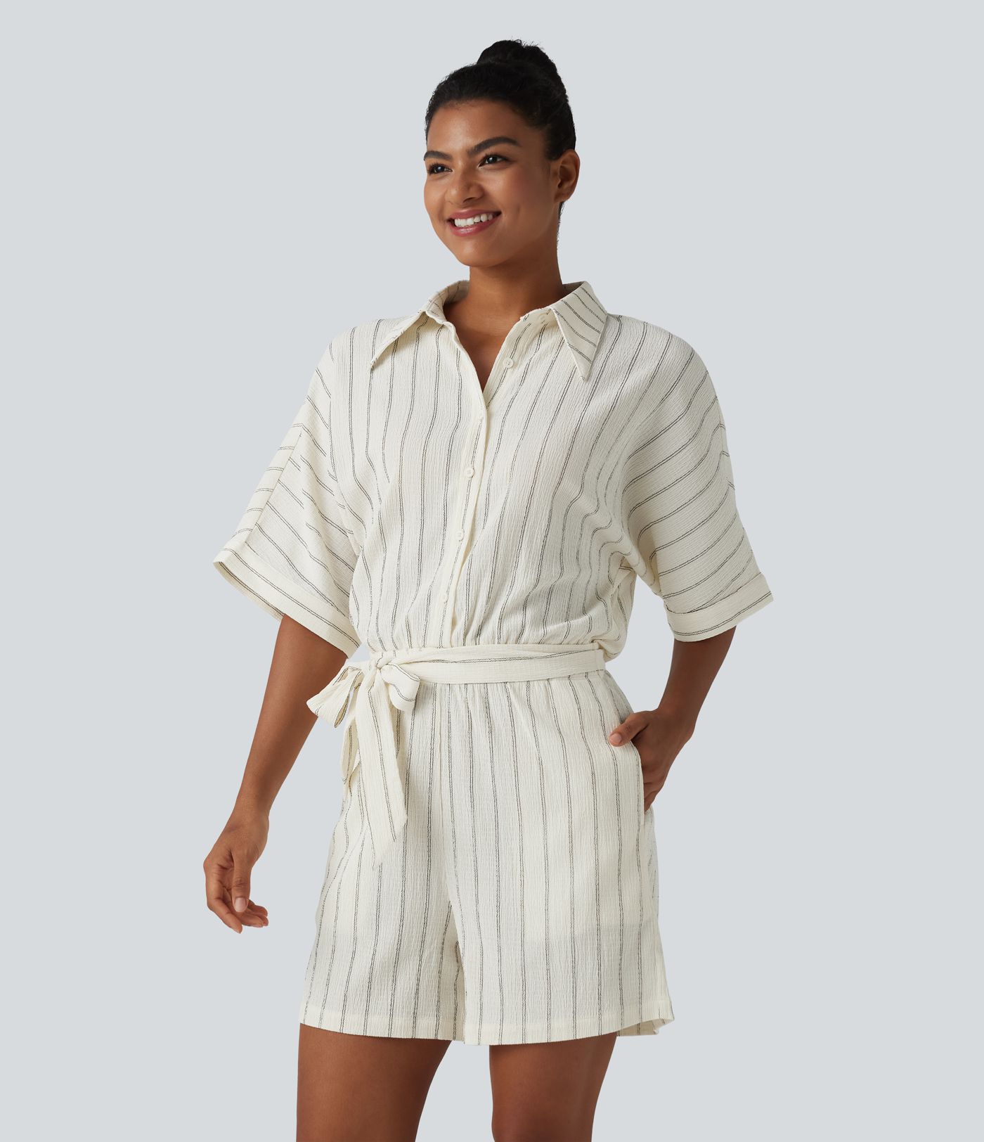 Combishort décontracté à col, manches chauve-souris, nœud et rayures avec poches - Easy Peasy