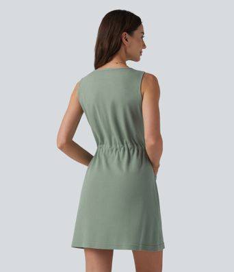 Robe mini gaufrée col cranté sans manches cordon de serrage avec poches