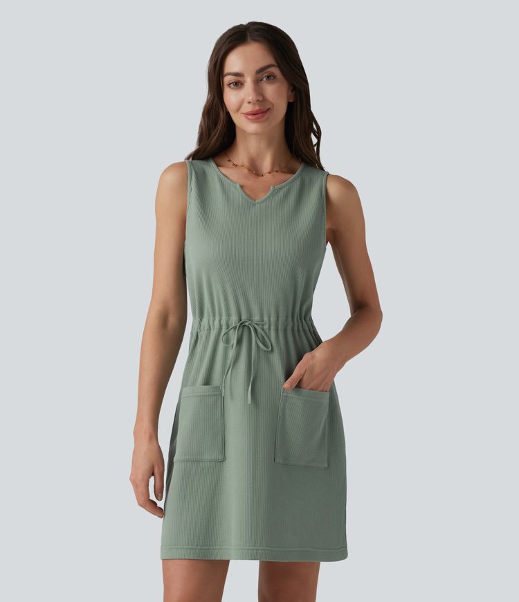 Robe mini gaufrée col cranté sans manches cordon de serrage avec poches