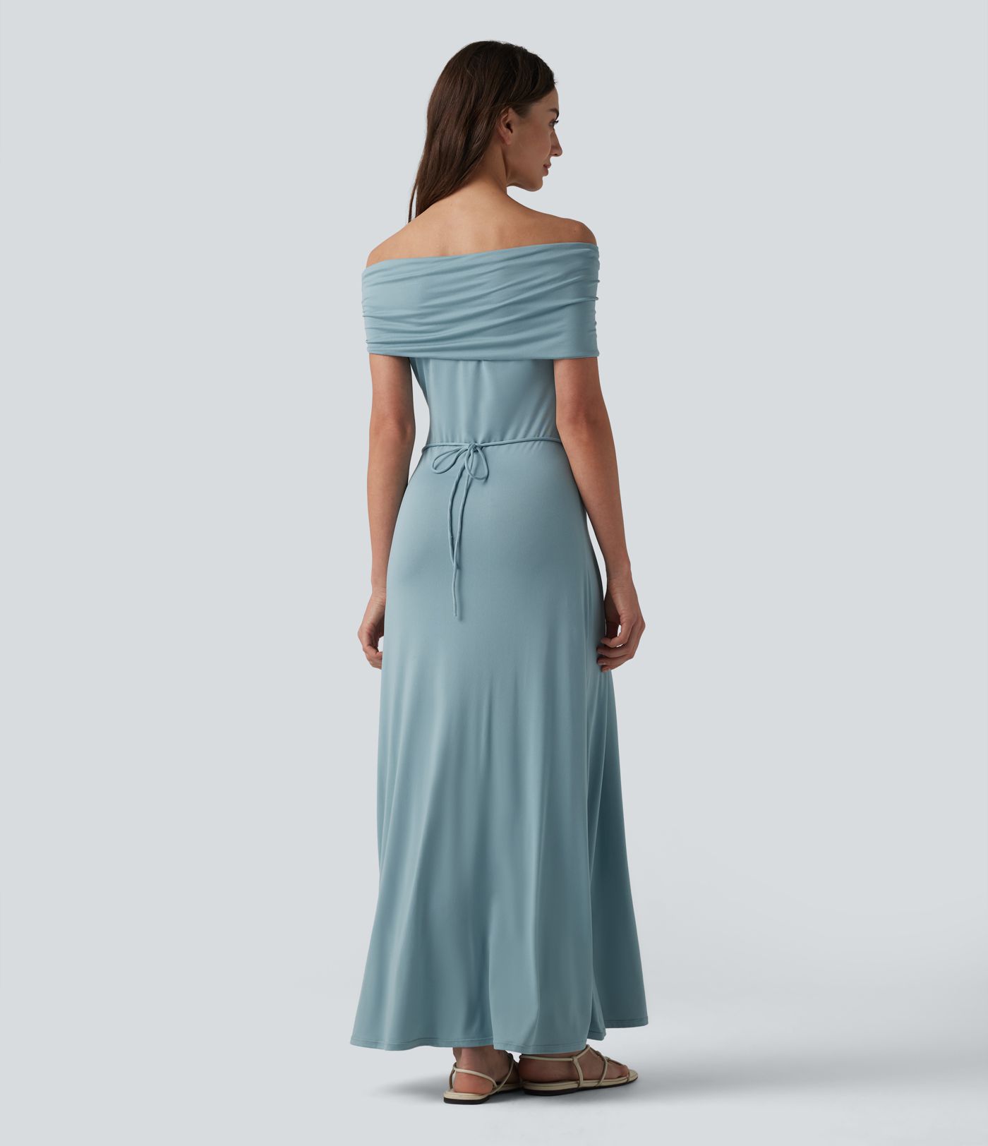 Schulterfreies, gerafftes Maxikleid mit Bindeband am Rücken