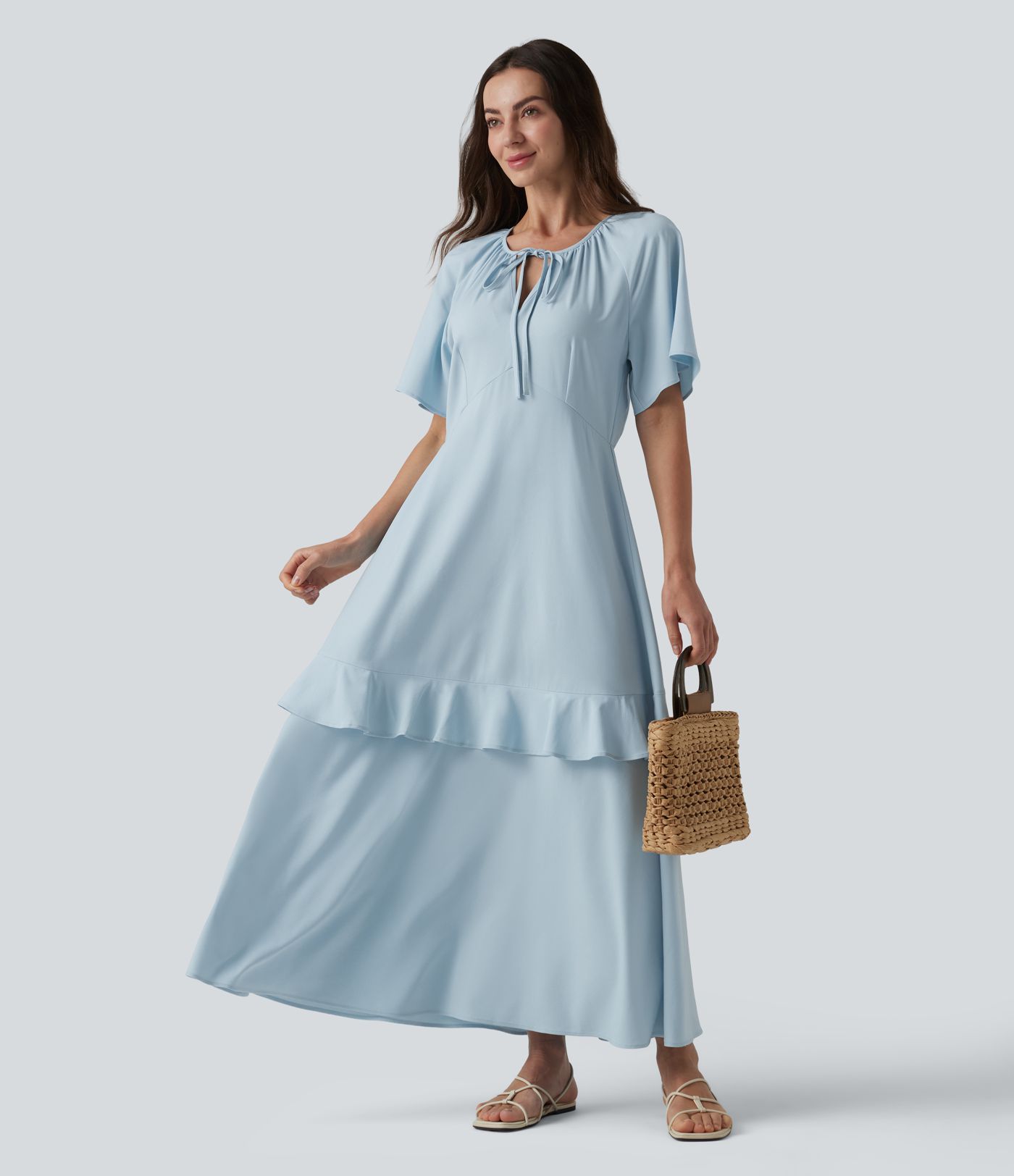 Robe midi fluide infroissable col V manches courtes à volants et empiècements superposés