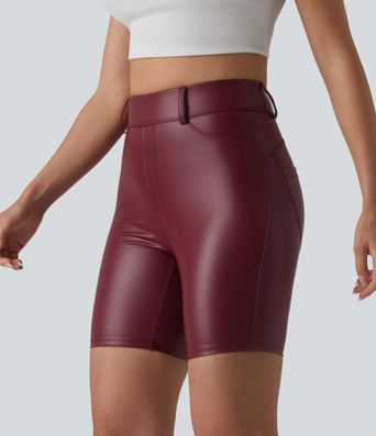 Lässige Biker-Shorts aus elastischem Kunstleder mit hohem Bund und Gesäßtaschen - 17,8 cm