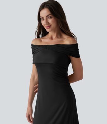 Schulterfreies, gerafftes Maxikleid mit Bindeband am Rücken Schulterfreies, gerafftes Maxikleid mit Bindeband am Rücken