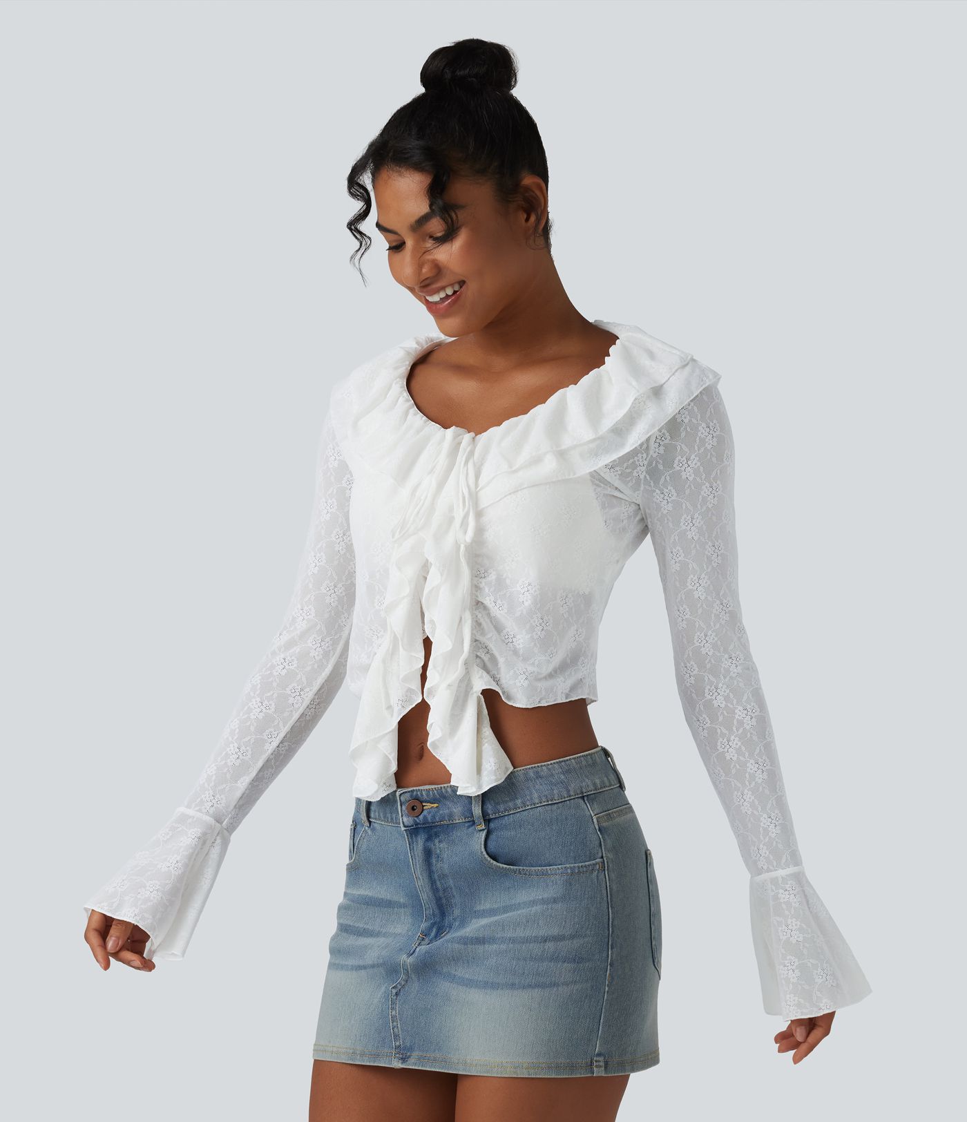 Lässiges Top mit langen Volantärmeln, Spitze und asymmetrischem Rüschendesign