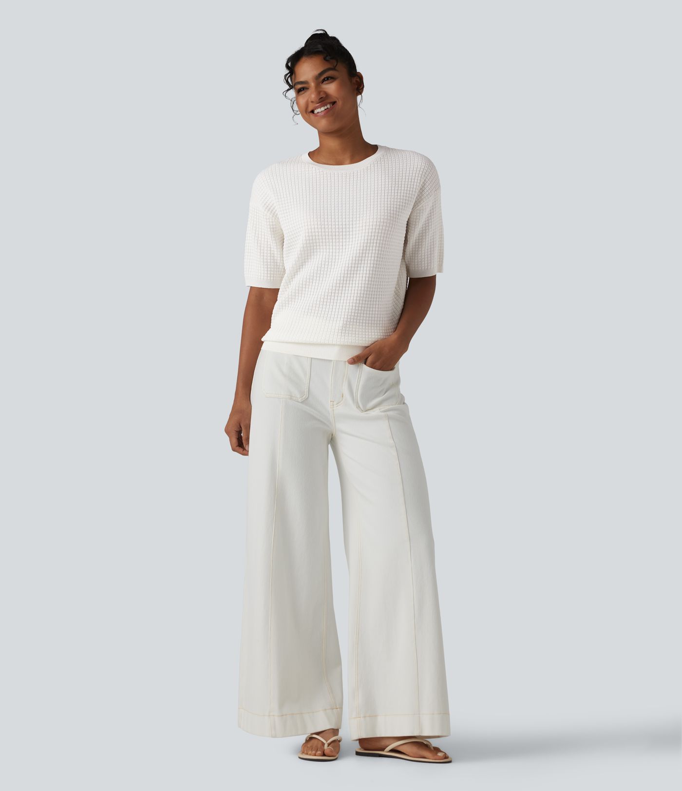 Lässiger Pullover mit Rundhalsausschnitt, kurzen Ärmeln und Waffelstoff