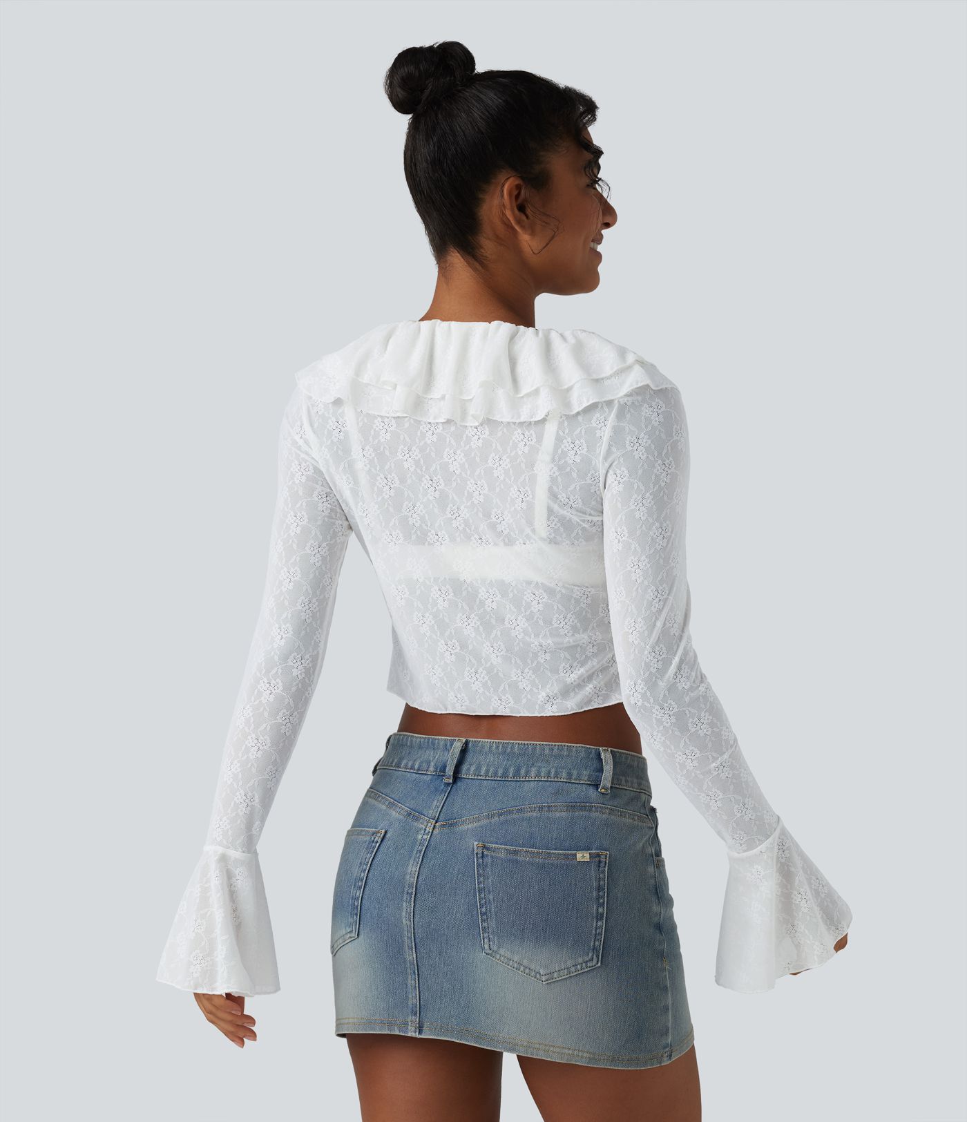 Lässiges Top mit langen Volantärmeln, Spitze und asymmetrischem Rüschendesign