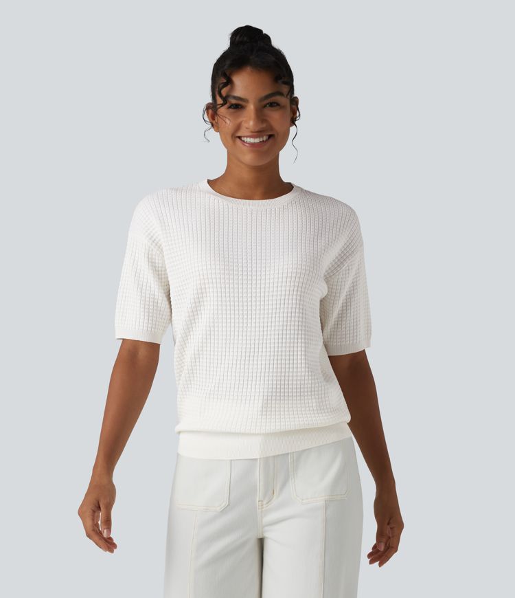 Lässiger Pullover mit Rundhalsausschnitt, kurzen Ärmeln und Waffelstoff