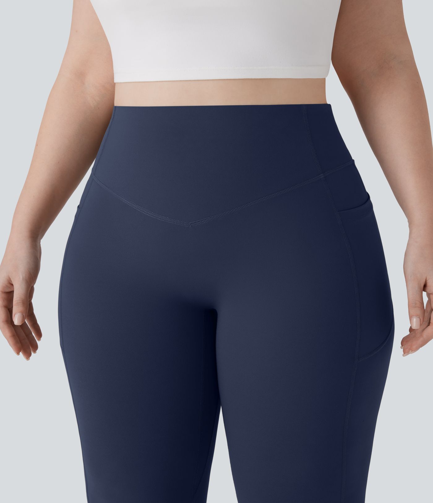 Pantalon de yoga à coupe bootcut gainant galbant taille haute grande taille avec effet scrunch et poches Halara UltraSculpt™ Pantalon de yoga à coupe bootcut gainant galbant taille haute grande taille avec effet scrunch et poches Halara UltraSculpt™