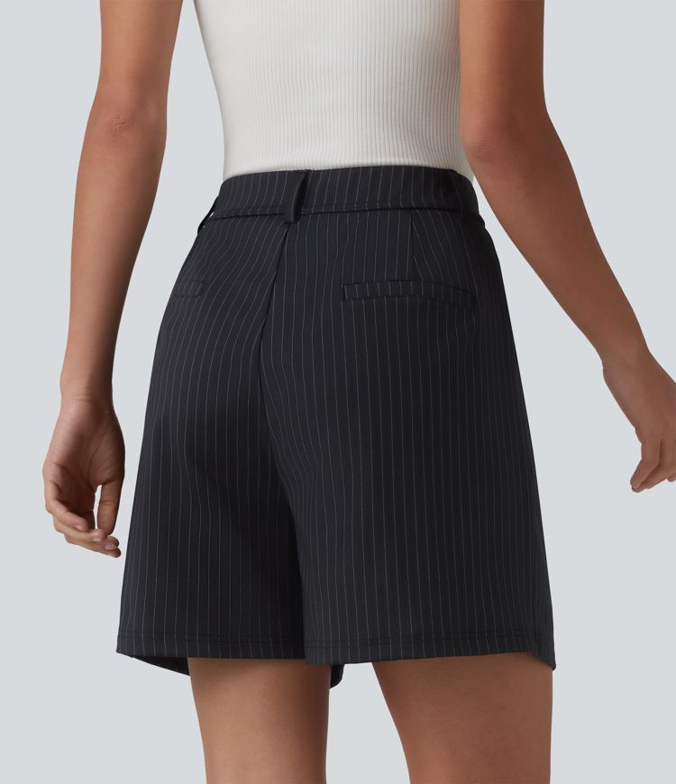 Plissierte Büro-Shorts mit hohem Bund, Seitentaschen und Streifen