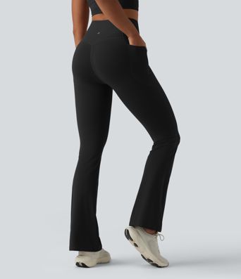 Leggings de yoga de cintura alta Halara UltraSculpt™ con control efectivo de glúteos y abdominales, corte de bota corto y bolsillos.