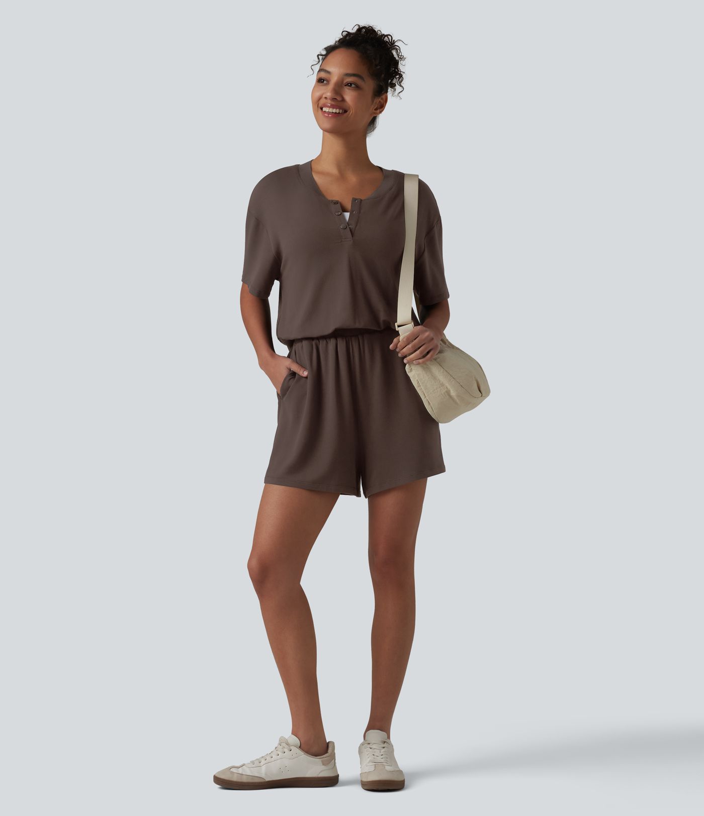 Lässiger Einteiler mit Henley-Ausschnitt und mehreren Taschen - Easy Peezy