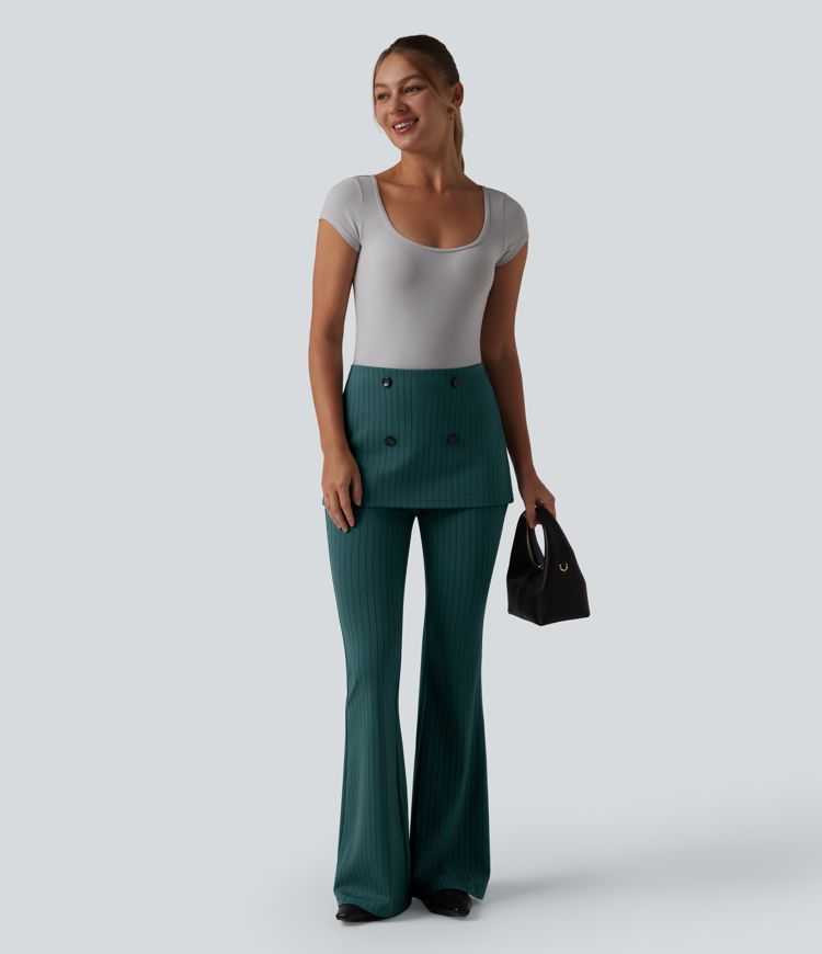 Hochtaillierte, gestreifte Arbeitshose mit kühlendem Griff und ausgestelltem Bein