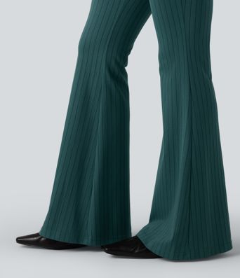 Hochtaillierte, gestreifte Arbeitshose mit kühlendem Griff und ausgestelltem Bein