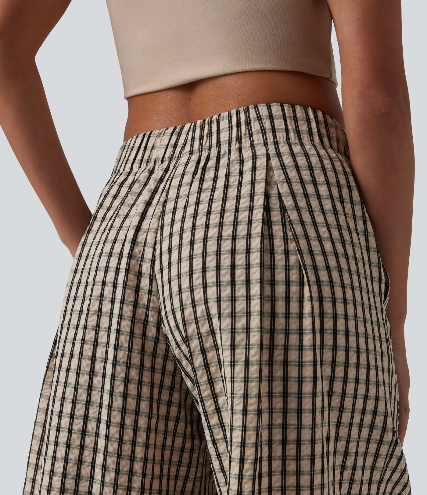 Lässige, verkürzte Baggy-Hose mit mittelhohem Bund, Seitentaschen und Karomuster