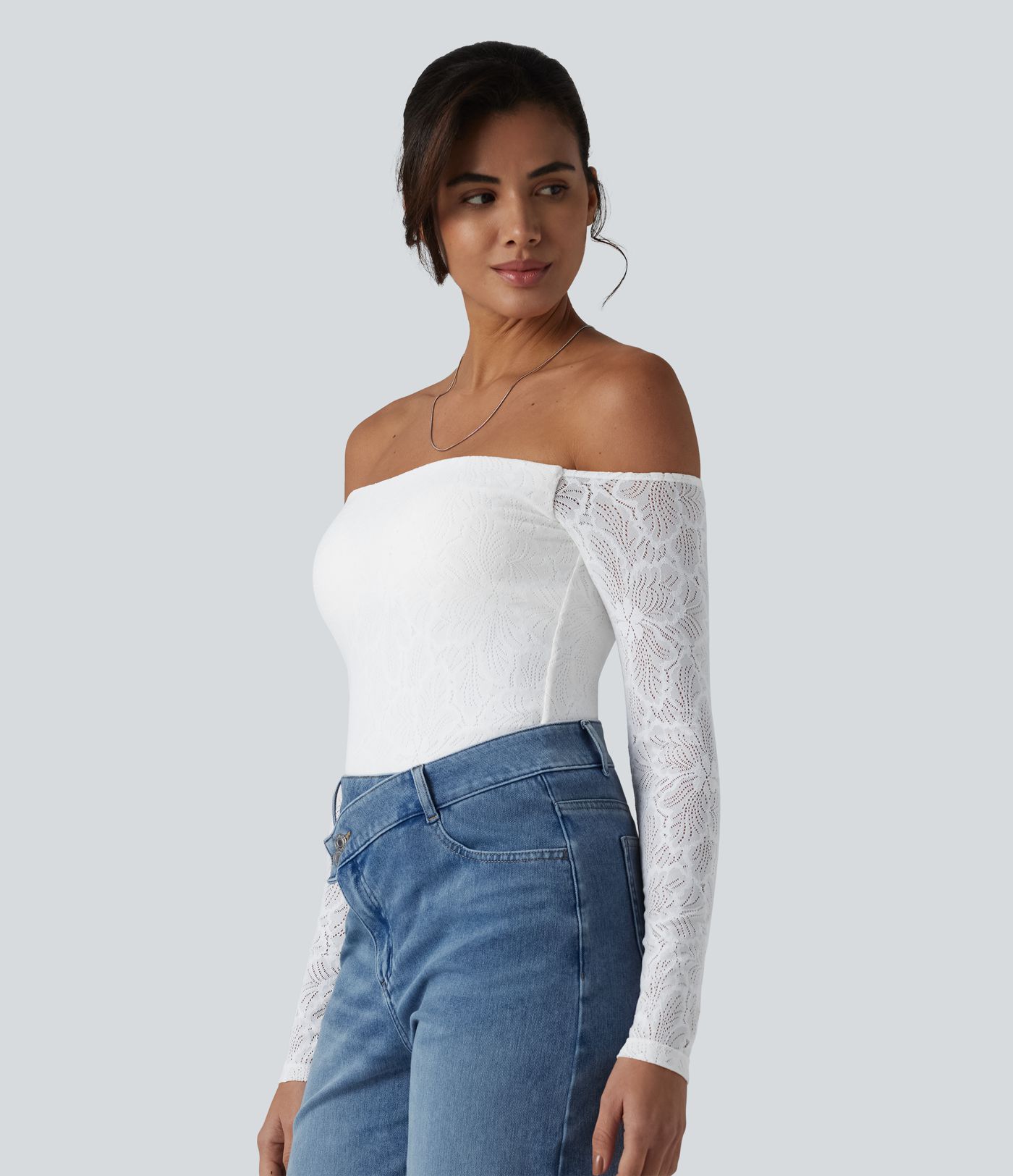 Lässiges, schulterfreies Top mit langen Ärmeln, integriertem BH und Spitze