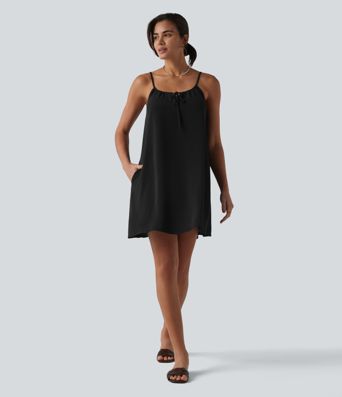 Robe courte à bretelles aspect lin avec laçage décoratif et poches