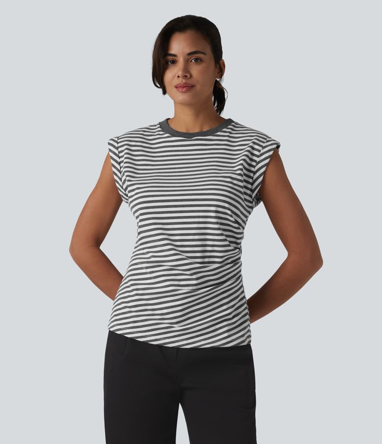 Lässiges T-Shirt aus geripptem Strick mit Rundhalsausschnitt, kurzen Ärmeln und Streifen