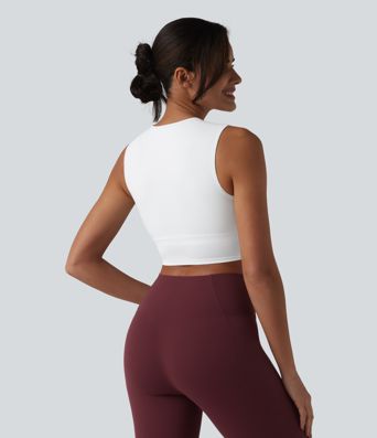 Kurzes Yoga-Tanktop aus geripptem Strick mit integriertem BH, Mesh-Overlay und Cool-Touch - geruchshemmend, UPF40+