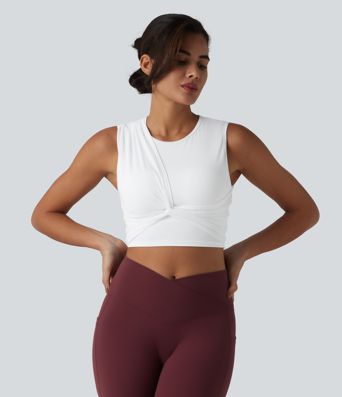 Kurzes Yoga-Tanktop aus geripptem Strick mit integriertem BH, Mesh-Overlay und Cool-Touch - geruchshemmend, UPF40+